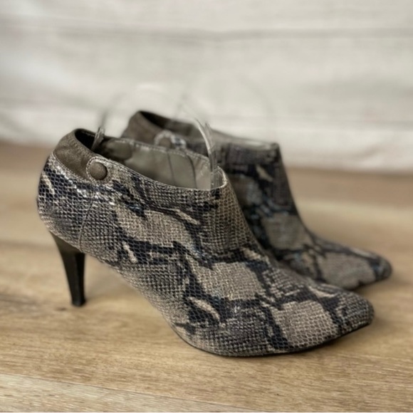 Impo Shoes - IMPO Snake Skin Design Womens Heels Size 9.5 Gray and Black Boot